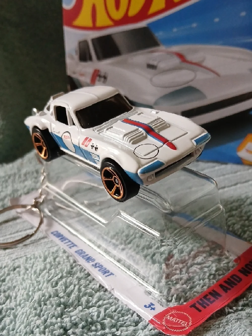 Hot Wheels white corvette